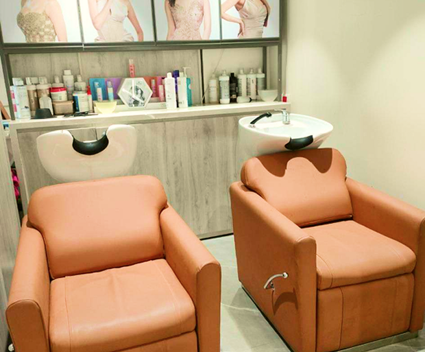 Lakme Saloon Spa Pune Left