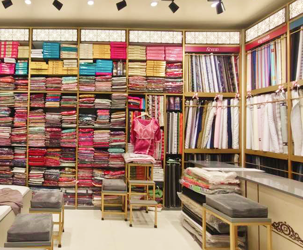 Pratishta Saree Centre Right